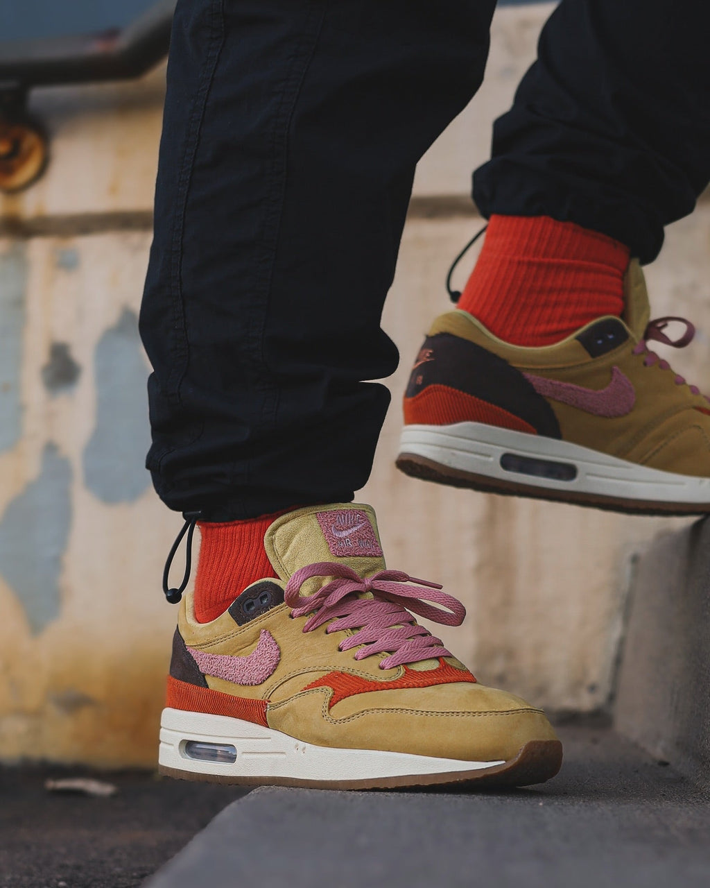 Nike Air Max 1 Crepe Wheat Gold Rust Pink