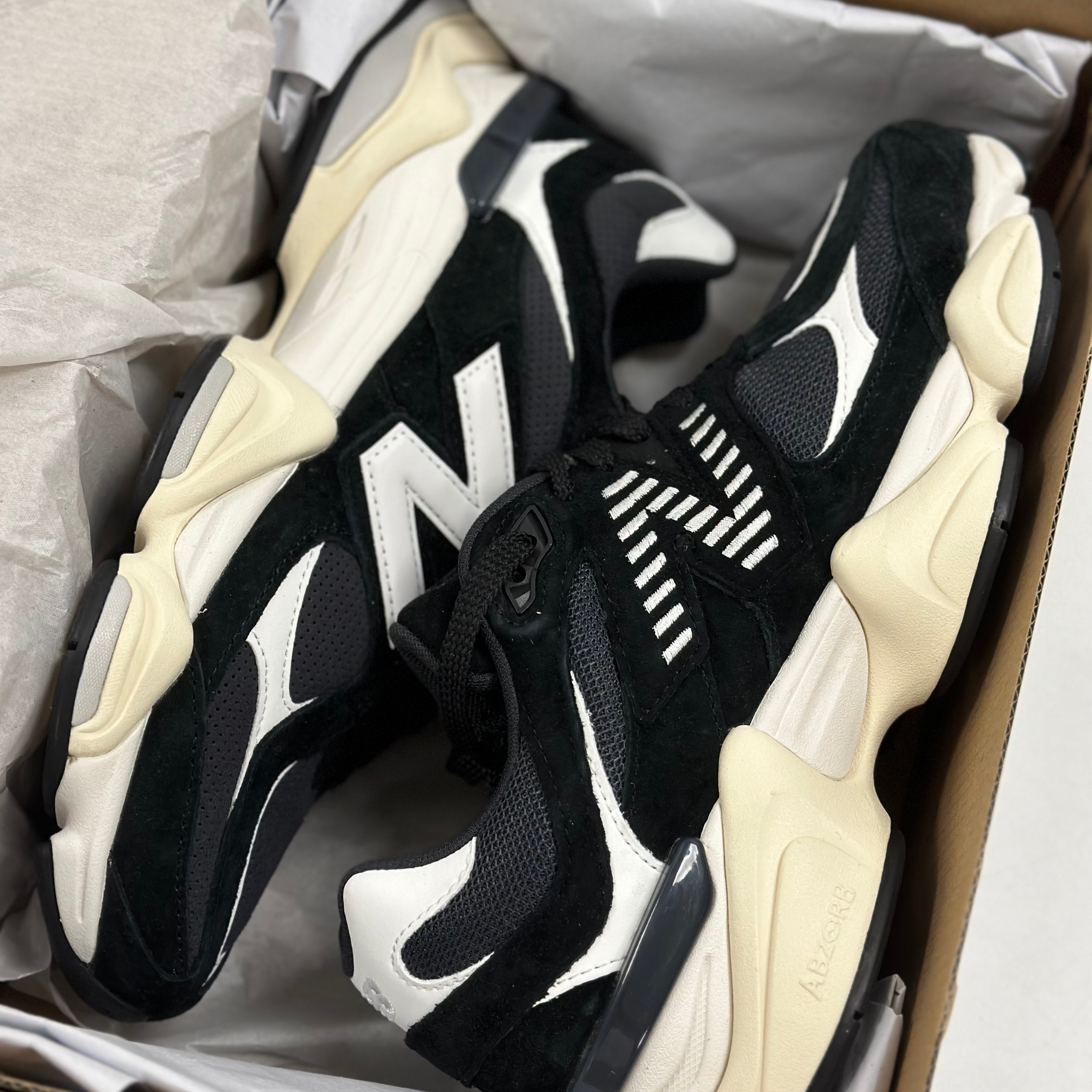 New Balance 9060 Black White (SALE)