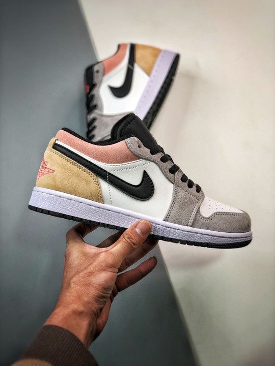 Air Jordan 1 Low Flight Club