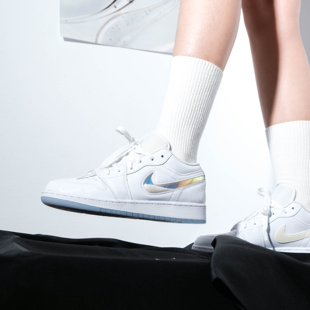 Air Jordan 1 Low Glitter Swoosh