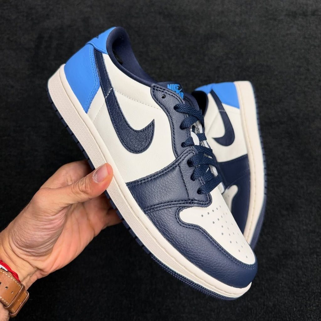 Air Jordan 1 Low OG Obsidian UNC