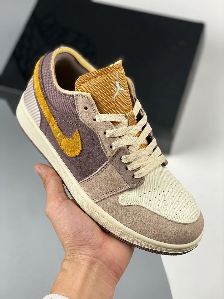 Air Jordan 1 Low SE Craft Sail Taupe Haze