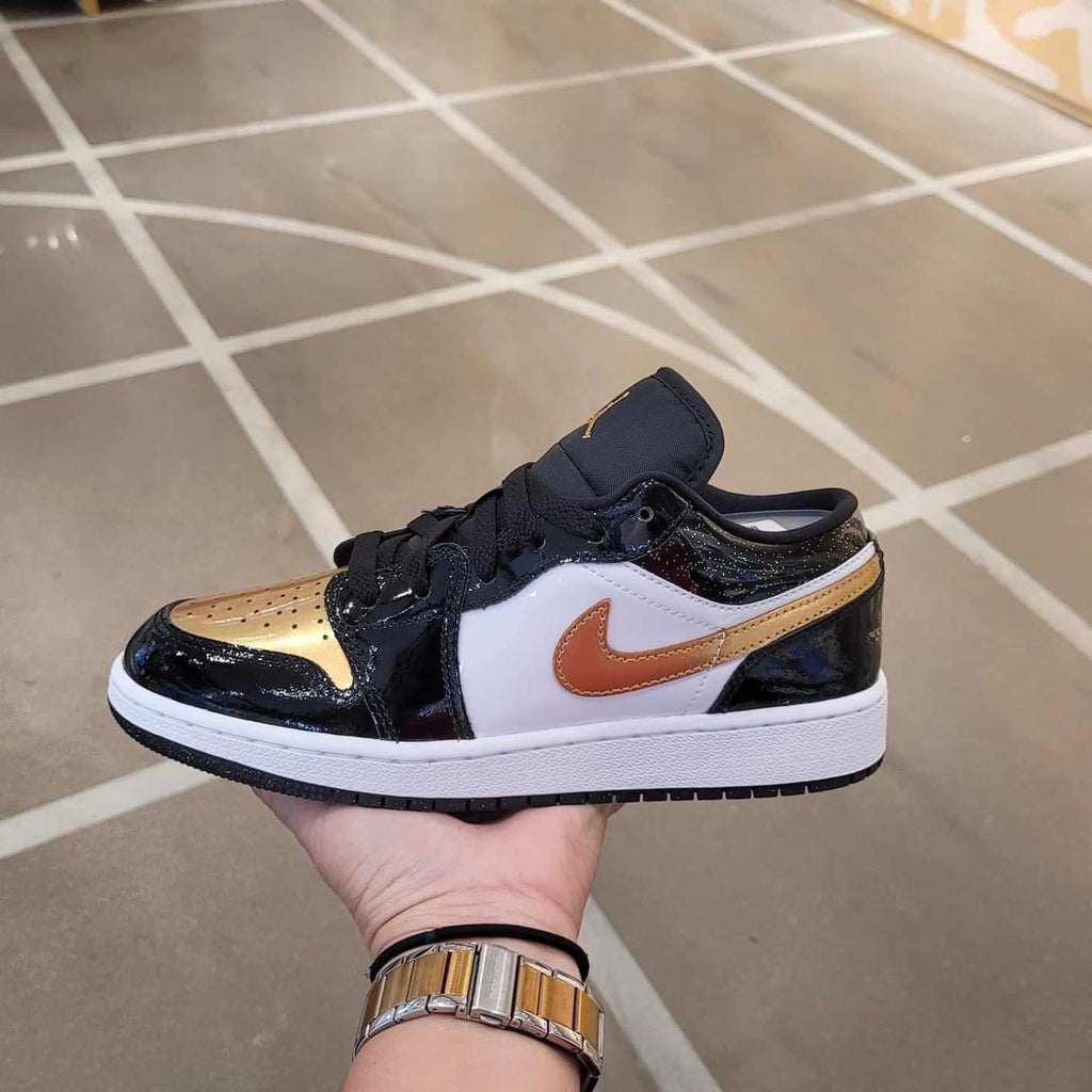 Air Jordan 1 Low SE Gold Toe