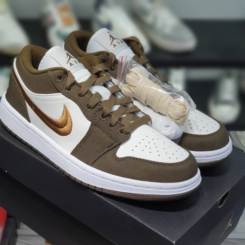 Air Jordan 1 Low SE Light Olive