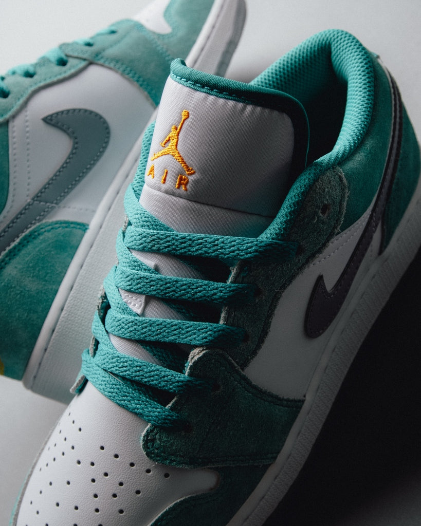 Air Jordan 1 Low SE New Emerald Grey