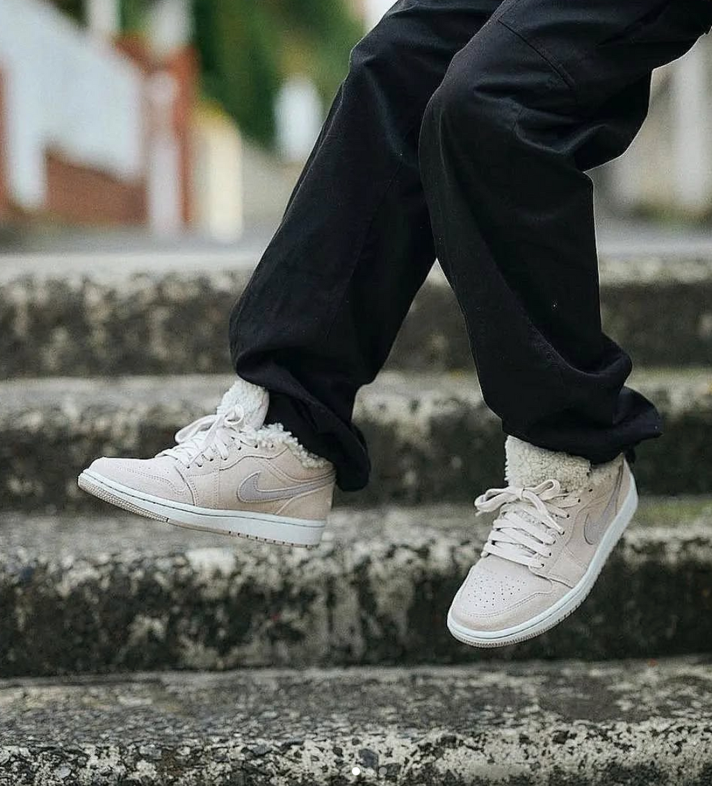 Air Jordan 1 Low SE Sherpa Fleece