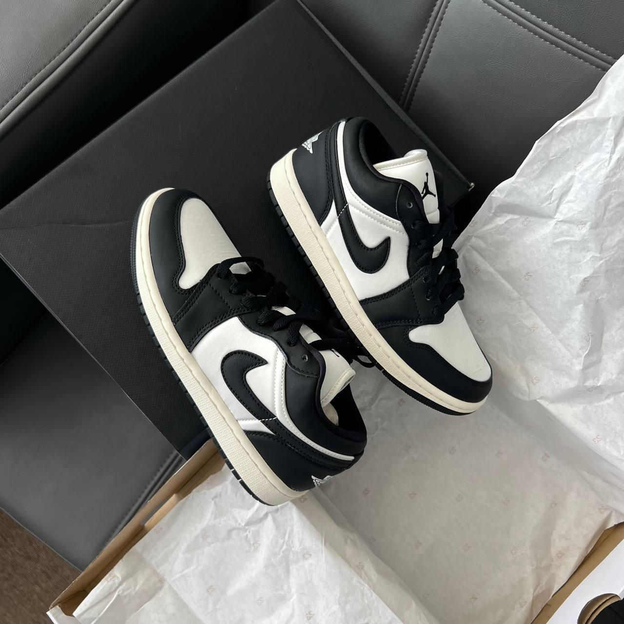 Air Jordan 1 Low SE Vintage Panda