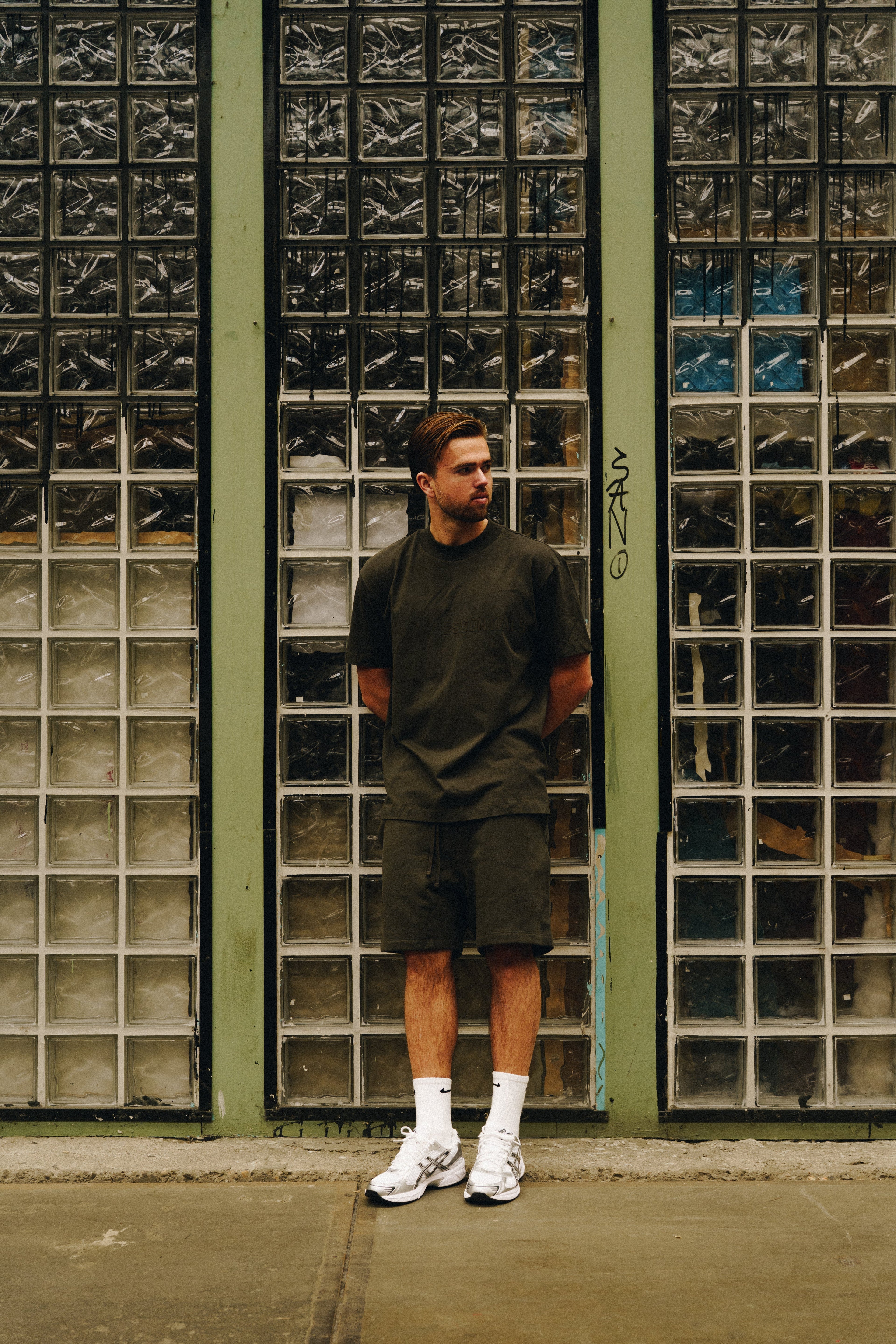 Fear of God Essentials Off Black Korte Broek