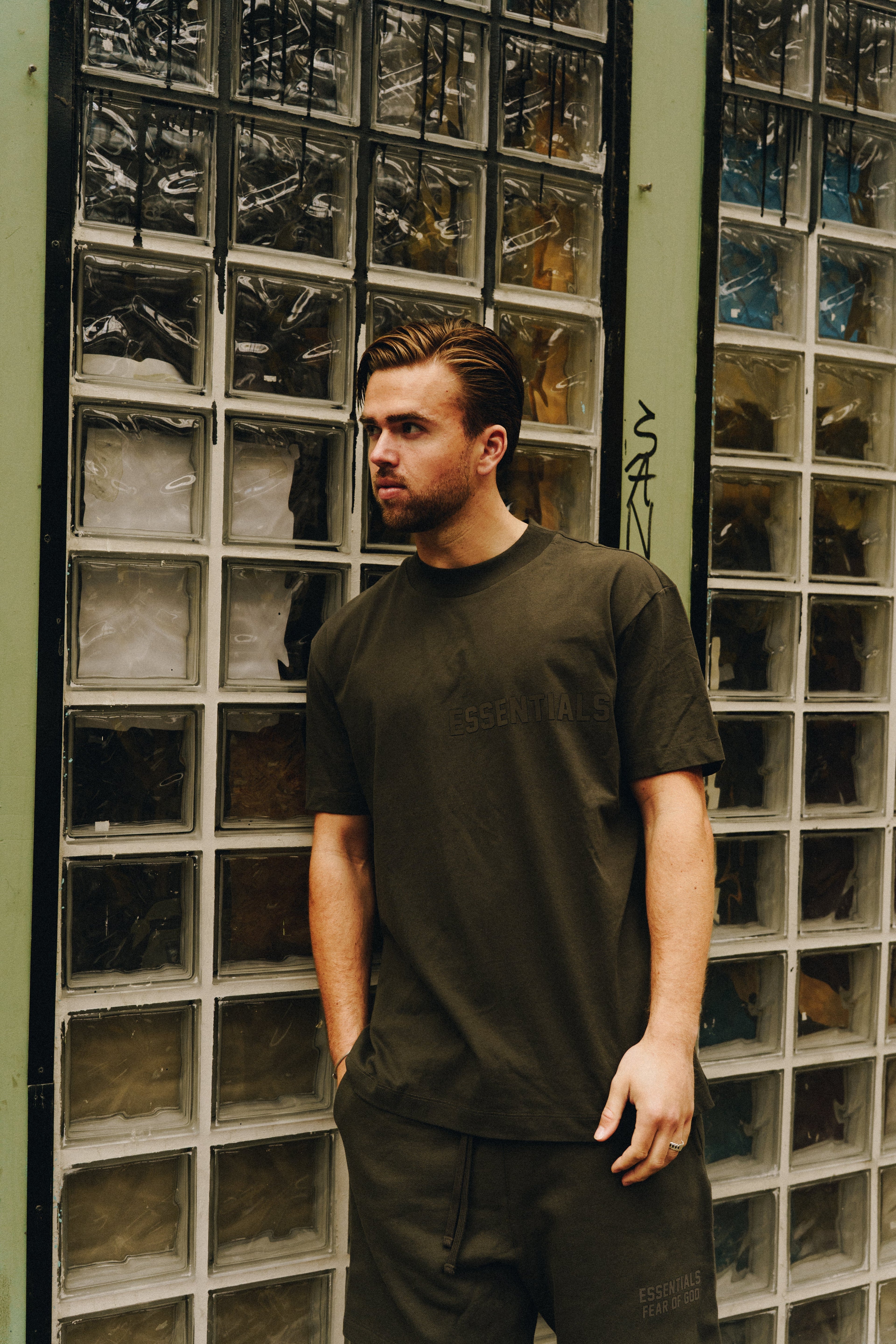 Fear of God Essentials Off Black Korte Broek