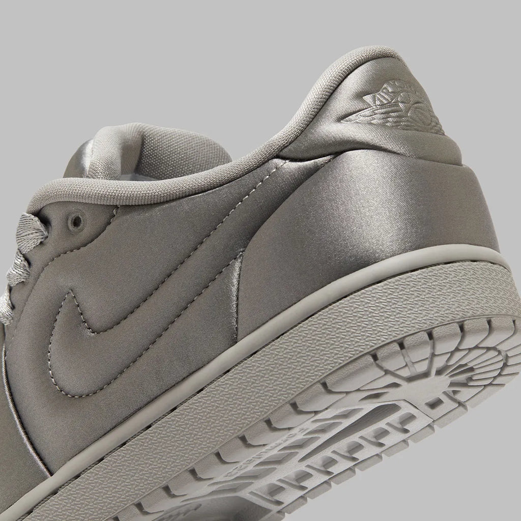 Jordan 1 Low Method of Make Satin Gris Moyen
