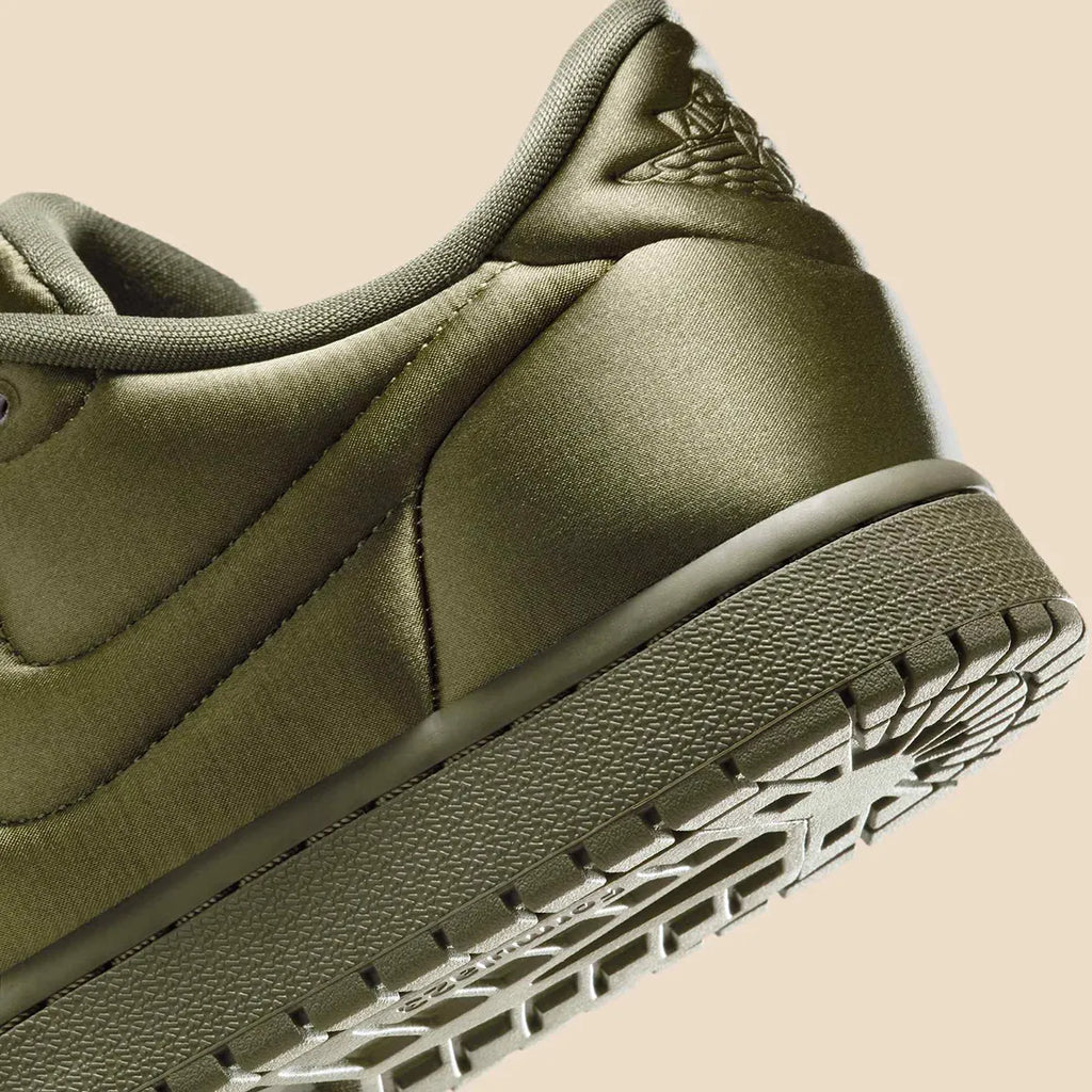 Jordan 1 Low Méthode de fabrication Satin Moyen Olive