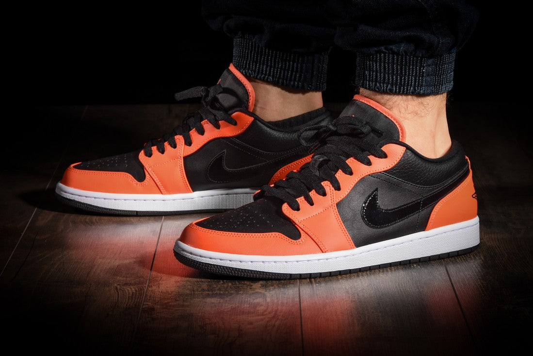 Jordan 1 Low SE Noir Gazon Orange