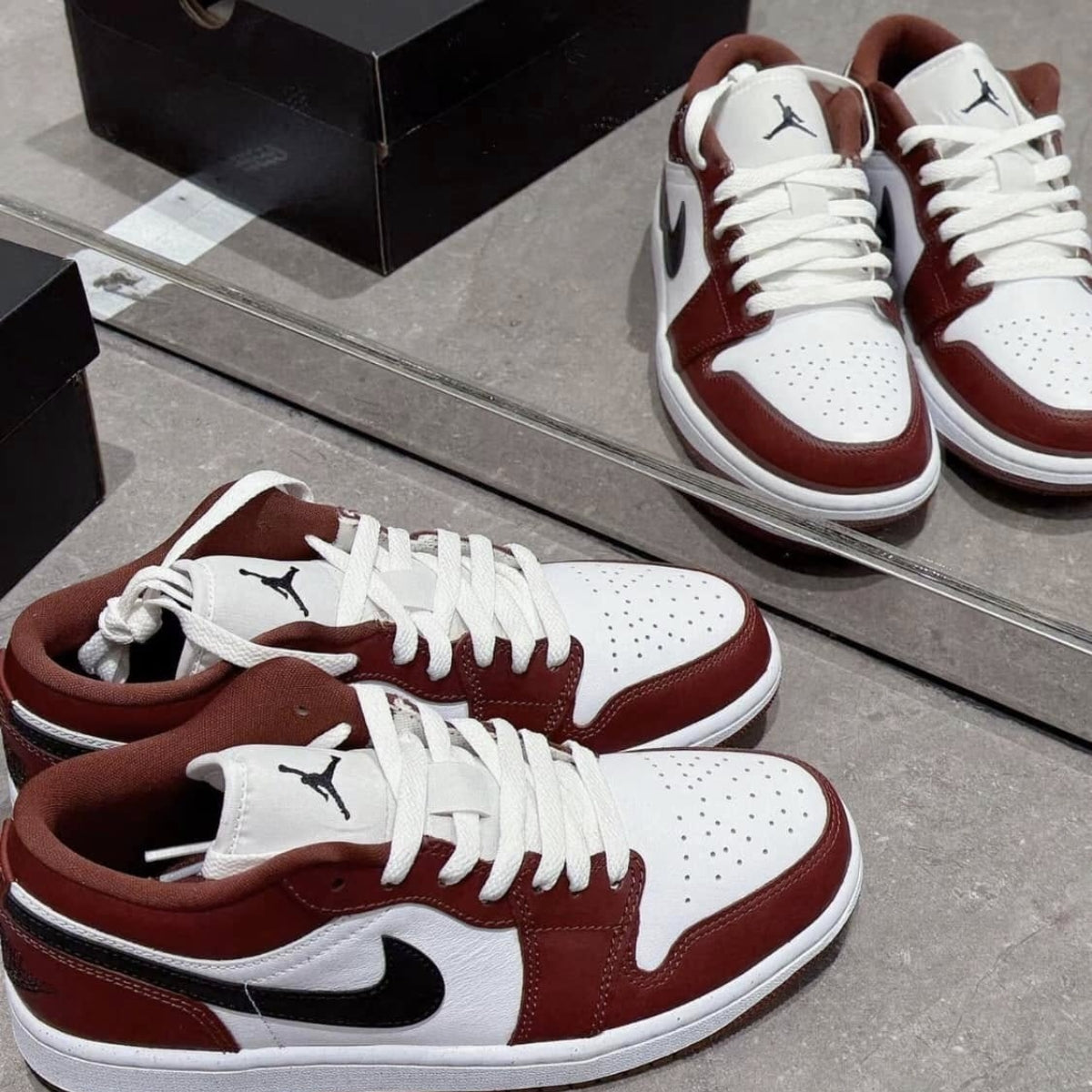 Jordan 1 Low SE Dark Pony