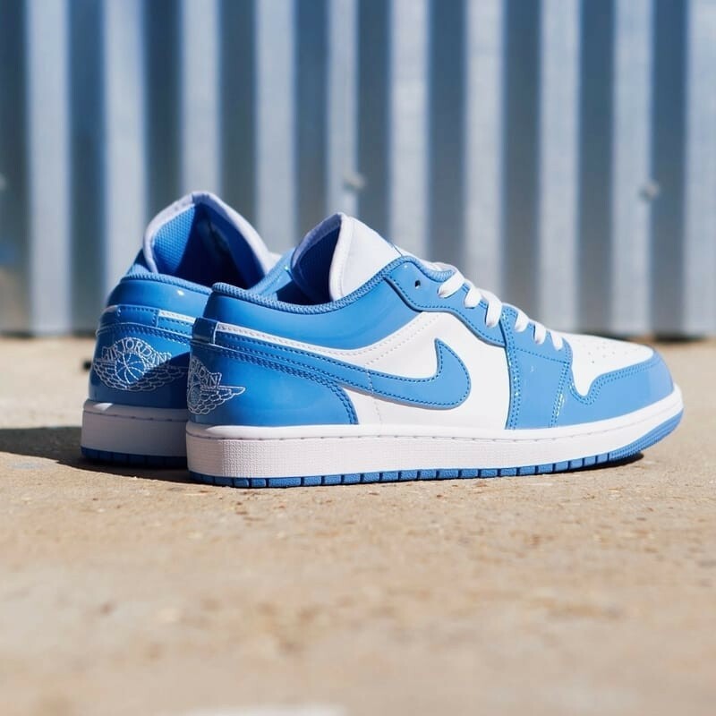 Jordan 1 Low SE Blanc Légende Bleu