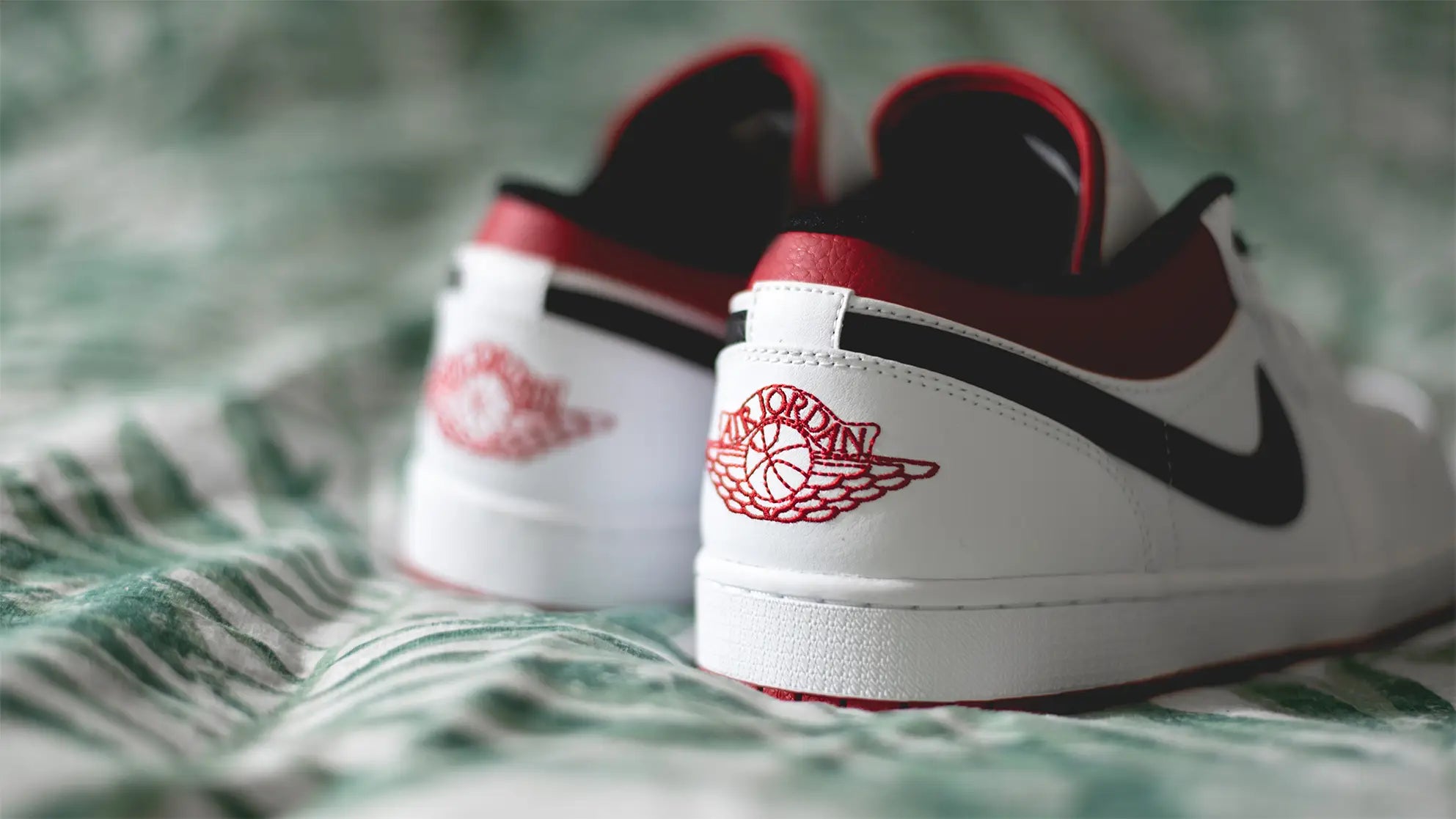 Jordan 1 Low Blanc Rouge Université Noir
