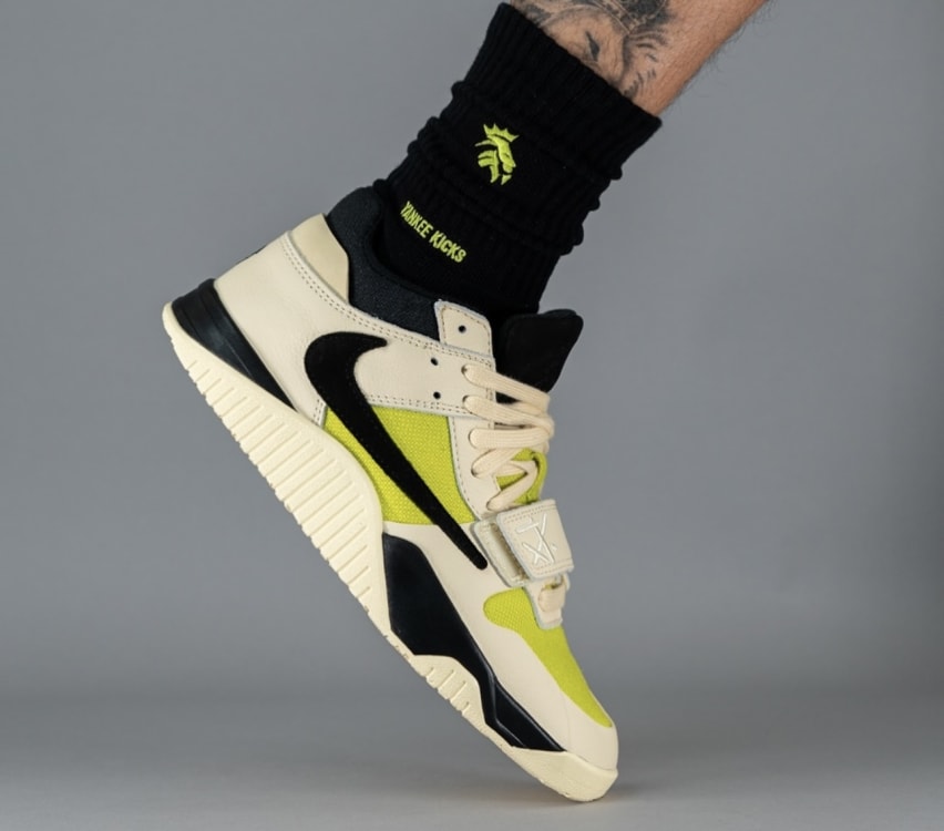 Jordan Jumpman Jacket TR Travis Scott Bright Cactus