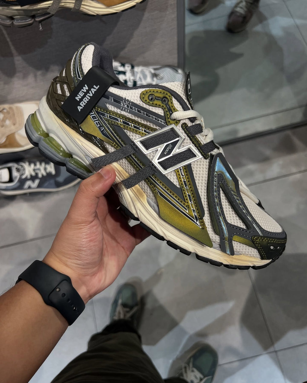 New Balance 1906A Olive Juice Sea Salt