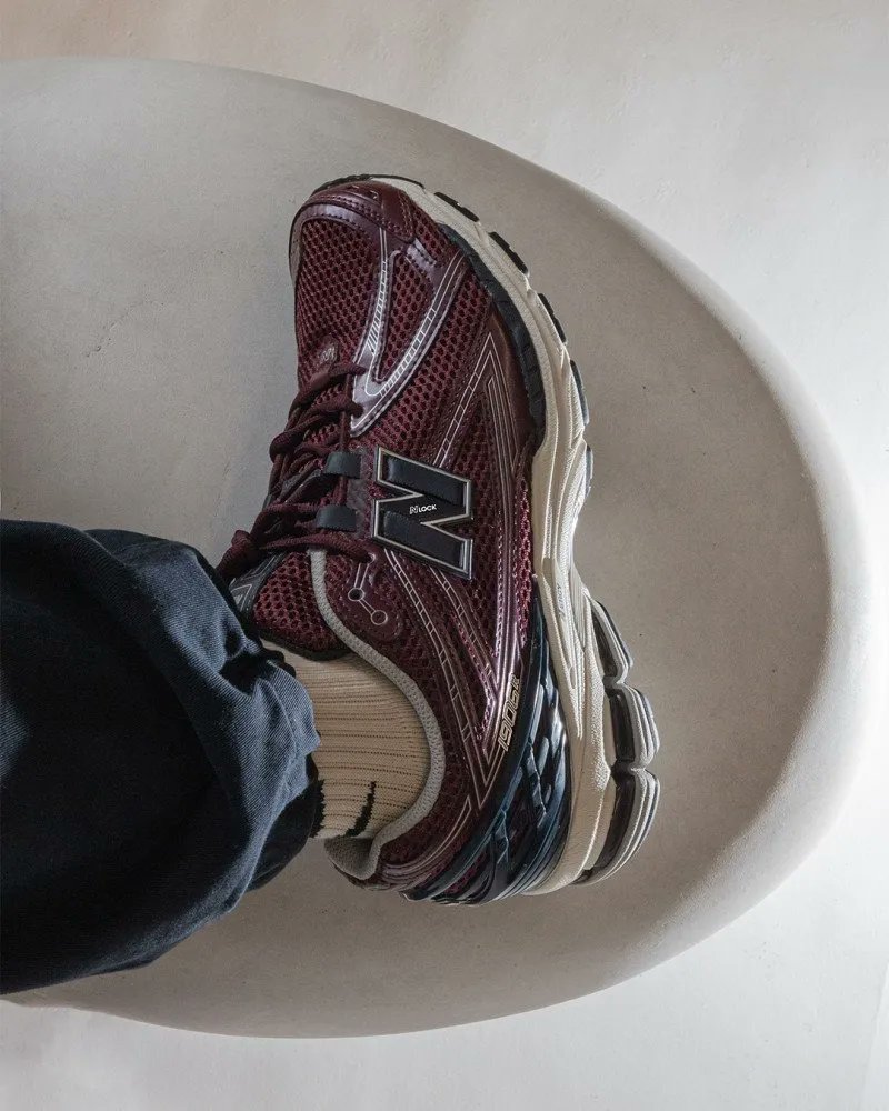 New Balance 1906R Burgundy Black
