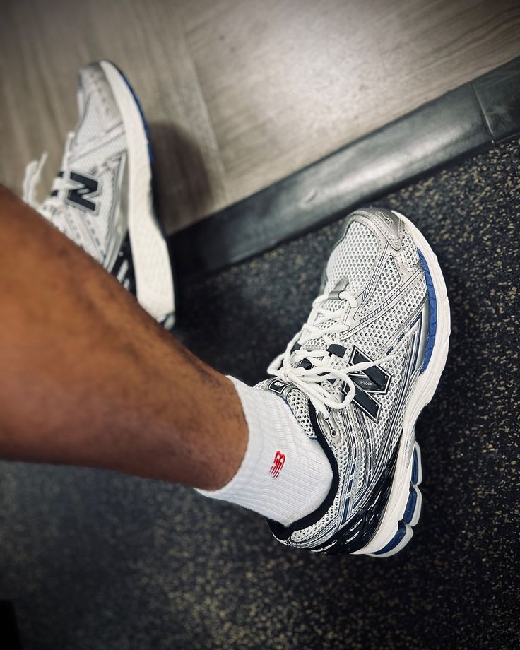 New Balance 1906R Silver Metallic