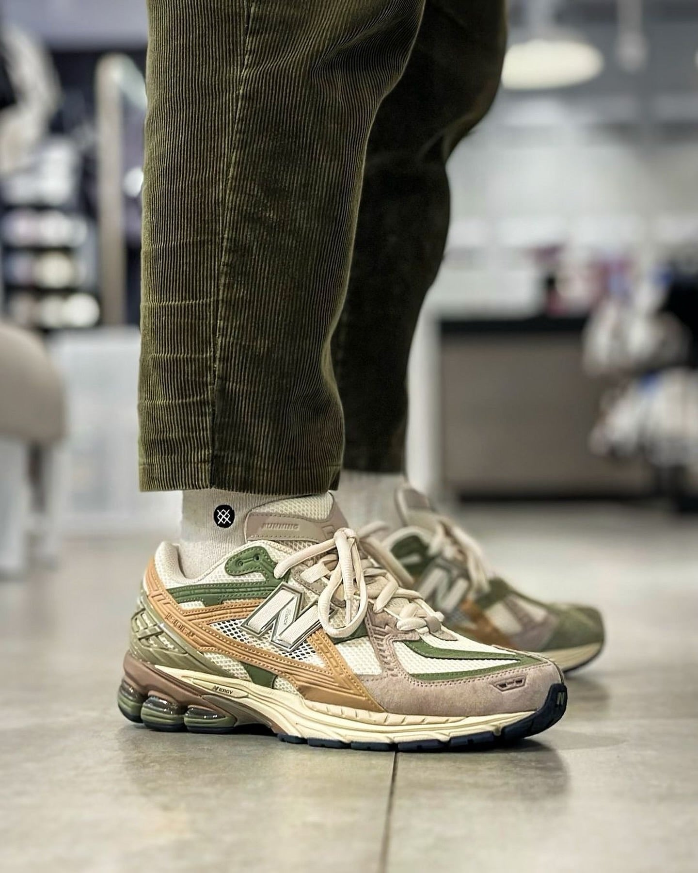 New Balance 1906U Linen Dark Olivine