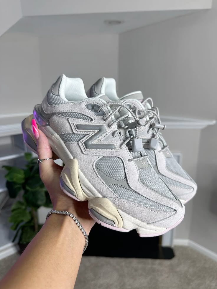 New Balance 9060 Grey Lilac 