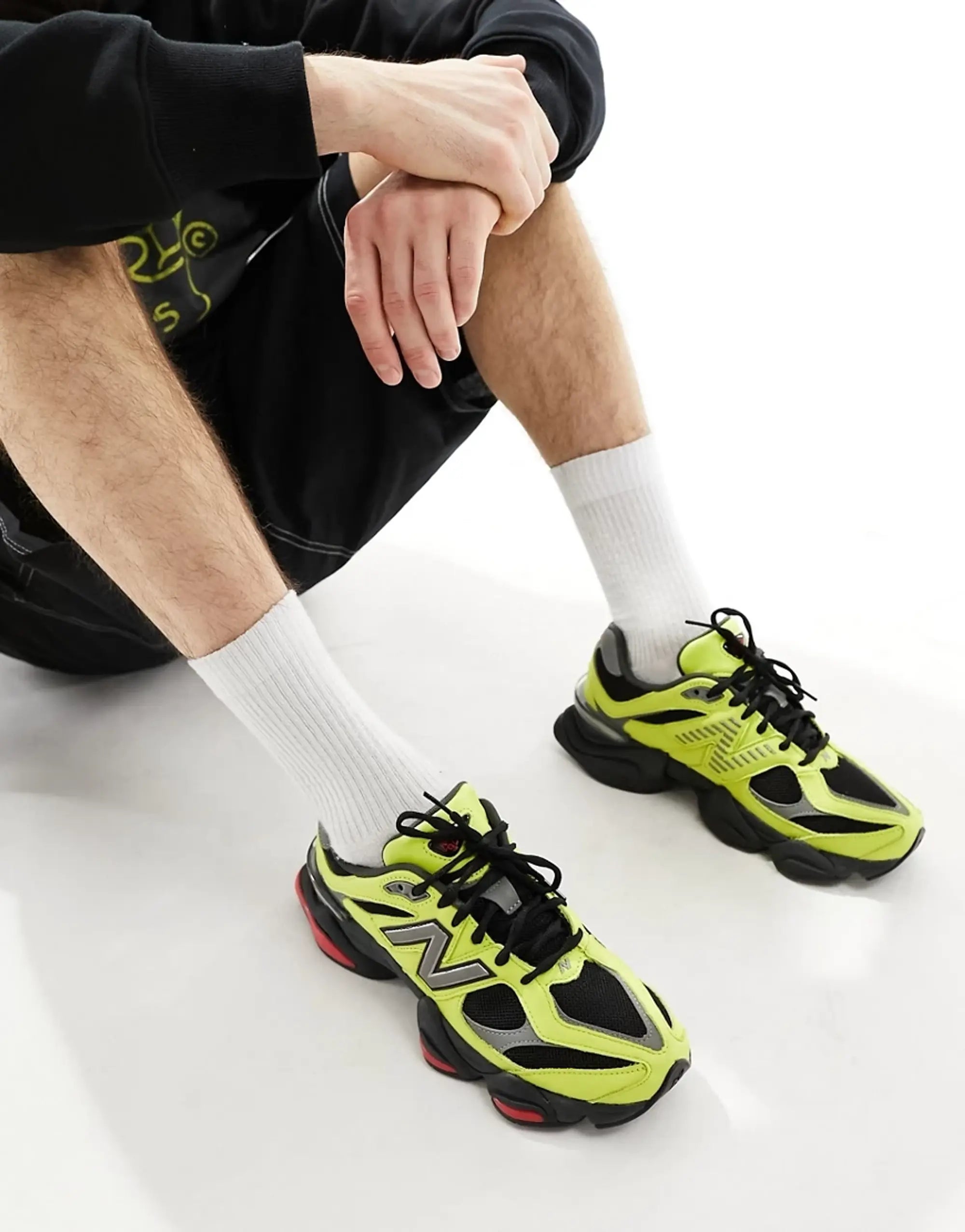 New Balance 9060 Tea Tree 