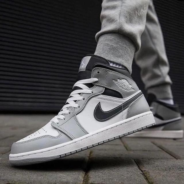 Nike Air Jordan 1 Mid Gris Fumée Clair Anthracite