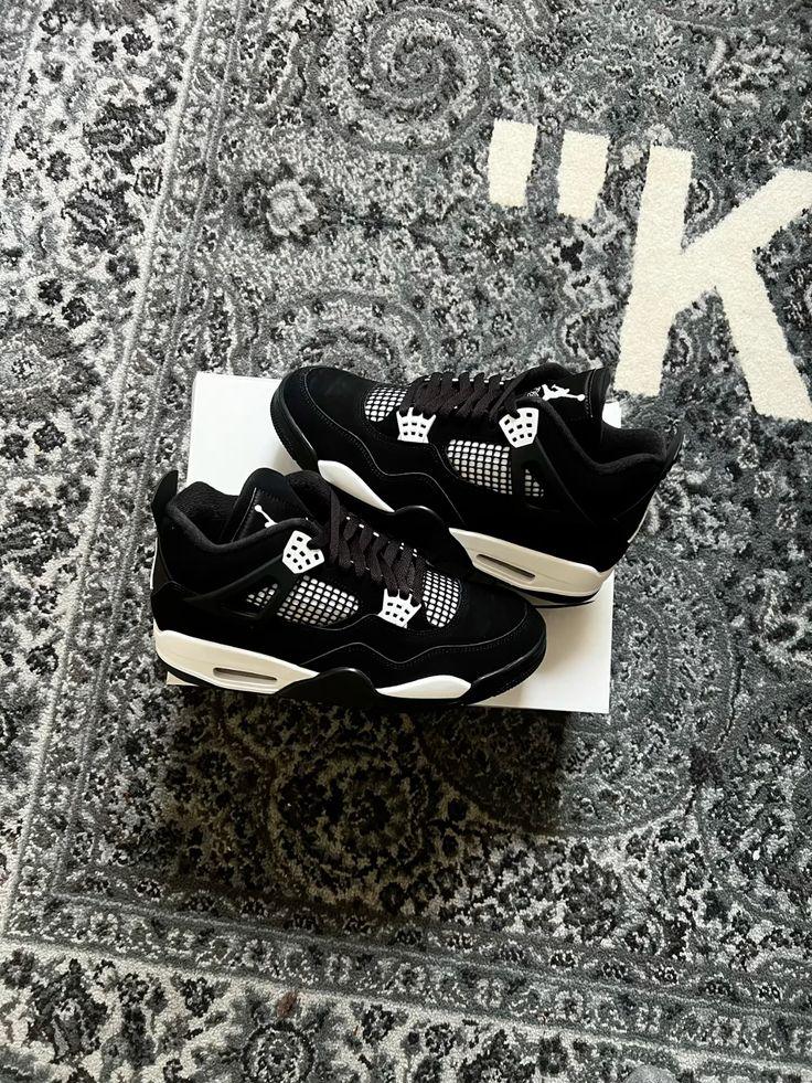 Nike Air Jordan 4 White Thunder