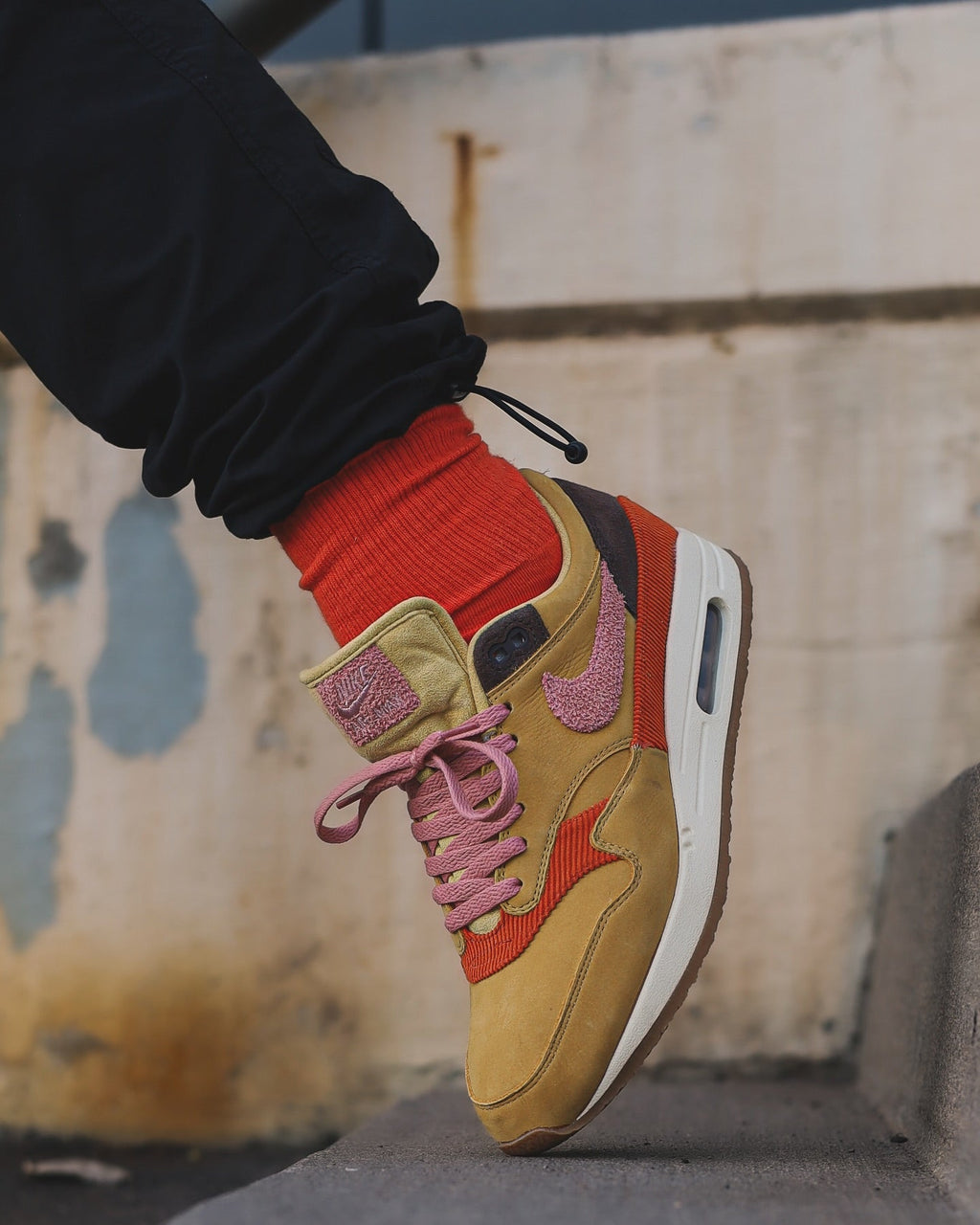 Nike Air Max 1 Crepe Wheat Gold Rust Pink