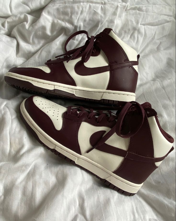 Nike Dunk High Burgundy