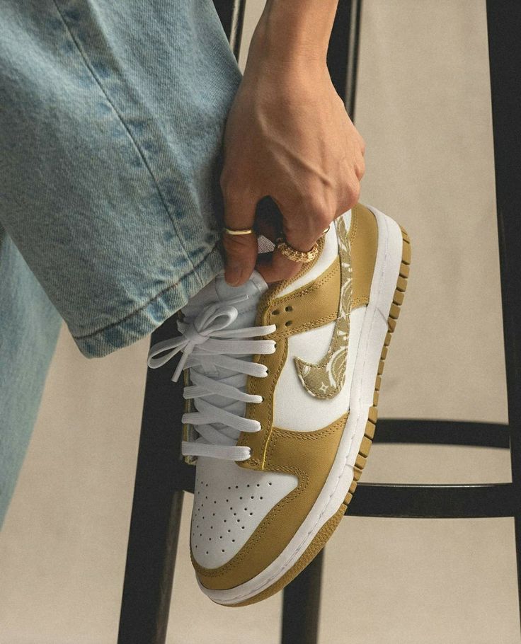 Nike Dunk Low Essential Paisley Pack Barley