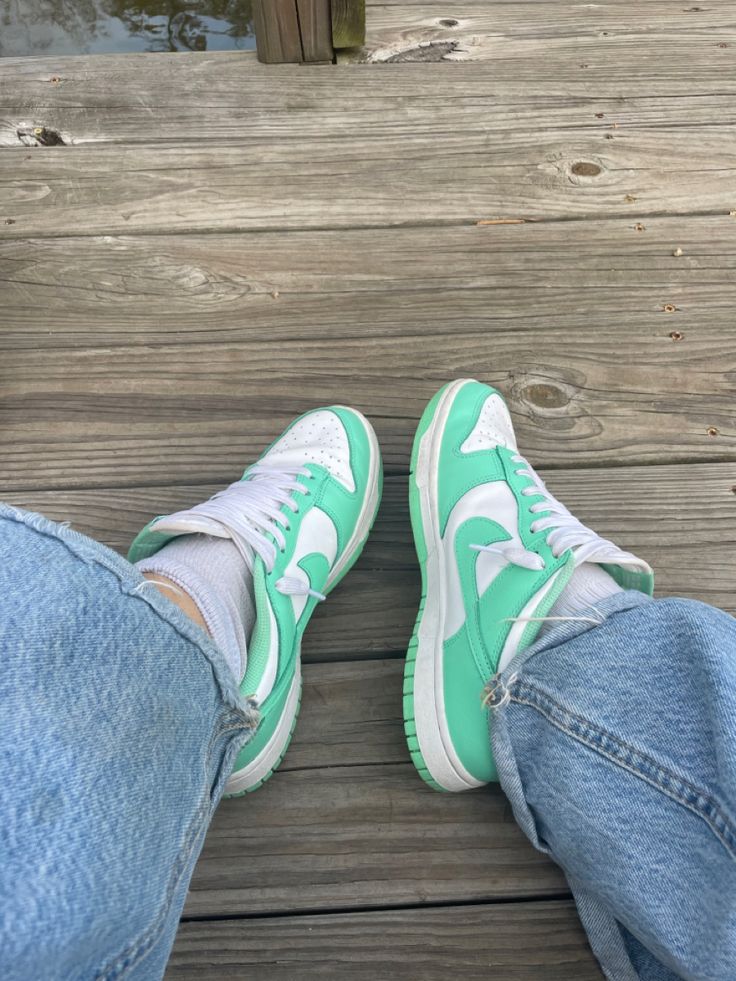 Nike Dunk Low Green Glow
