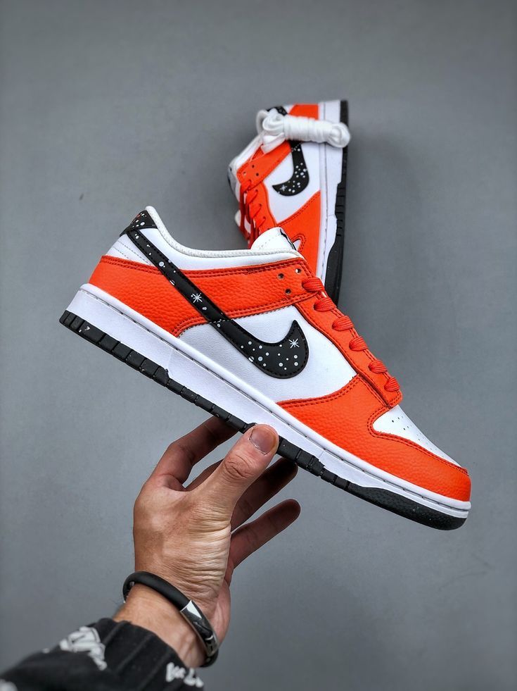 Nike Dunk Low Starry Swoosh