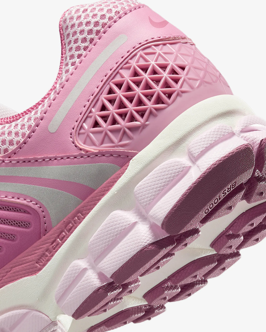 Nike Zoom Vomero 5 Elemental Pink