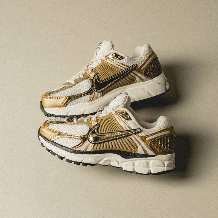 Nike Zoom Vomero 5 Metallic Gold (Women's)