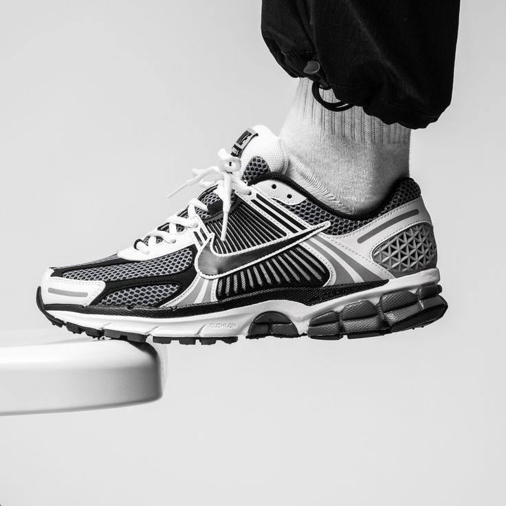 Nike Zoom Vomero 5 SE SP Dark Gray Black White