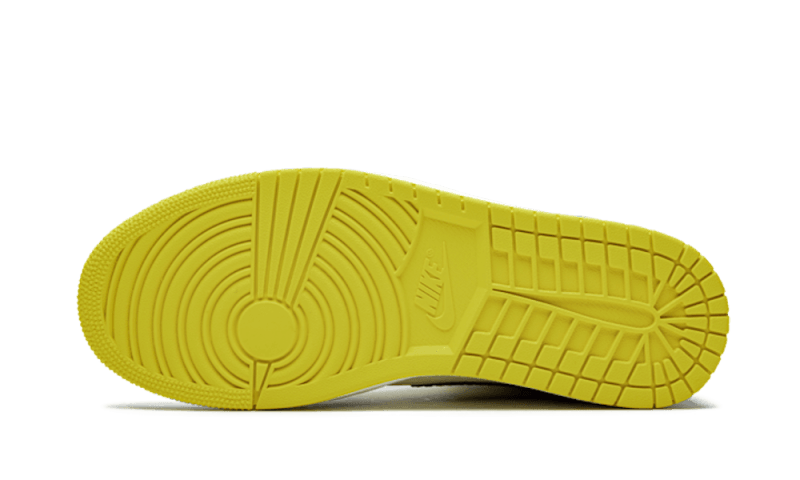 Air Jordan 1 Mid Fearless Maison Château Rouge