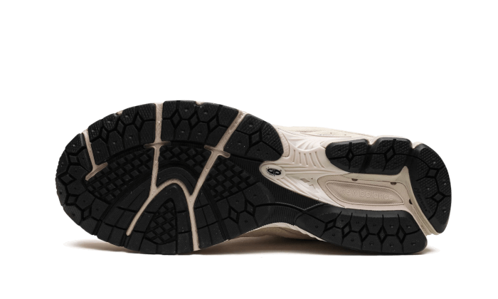 New Balance 2002R Light Bone Aluminum